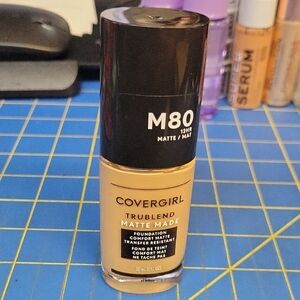 COVERGIRL TruBlend Matte Made Foundation - M80 22hr - 30ml New Sealed Bottle